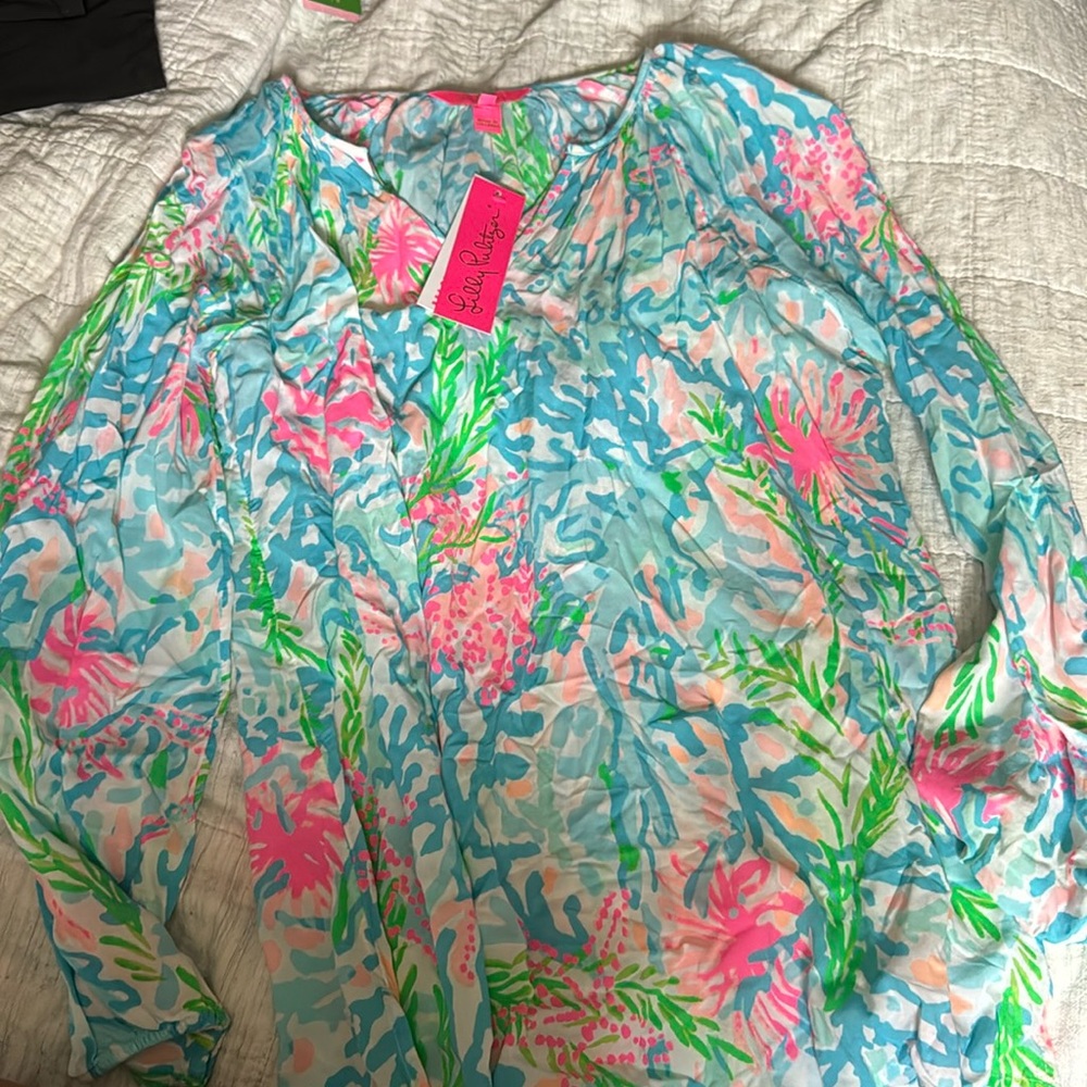 NWT Lilly Blouse size M